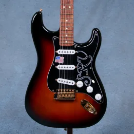 Fender Stevie Ray Vaughan Signature Stratocaster Pau Ferro Fingerboard - B-Stock - 3-Color Sunburst - US22011777B - Clearance
