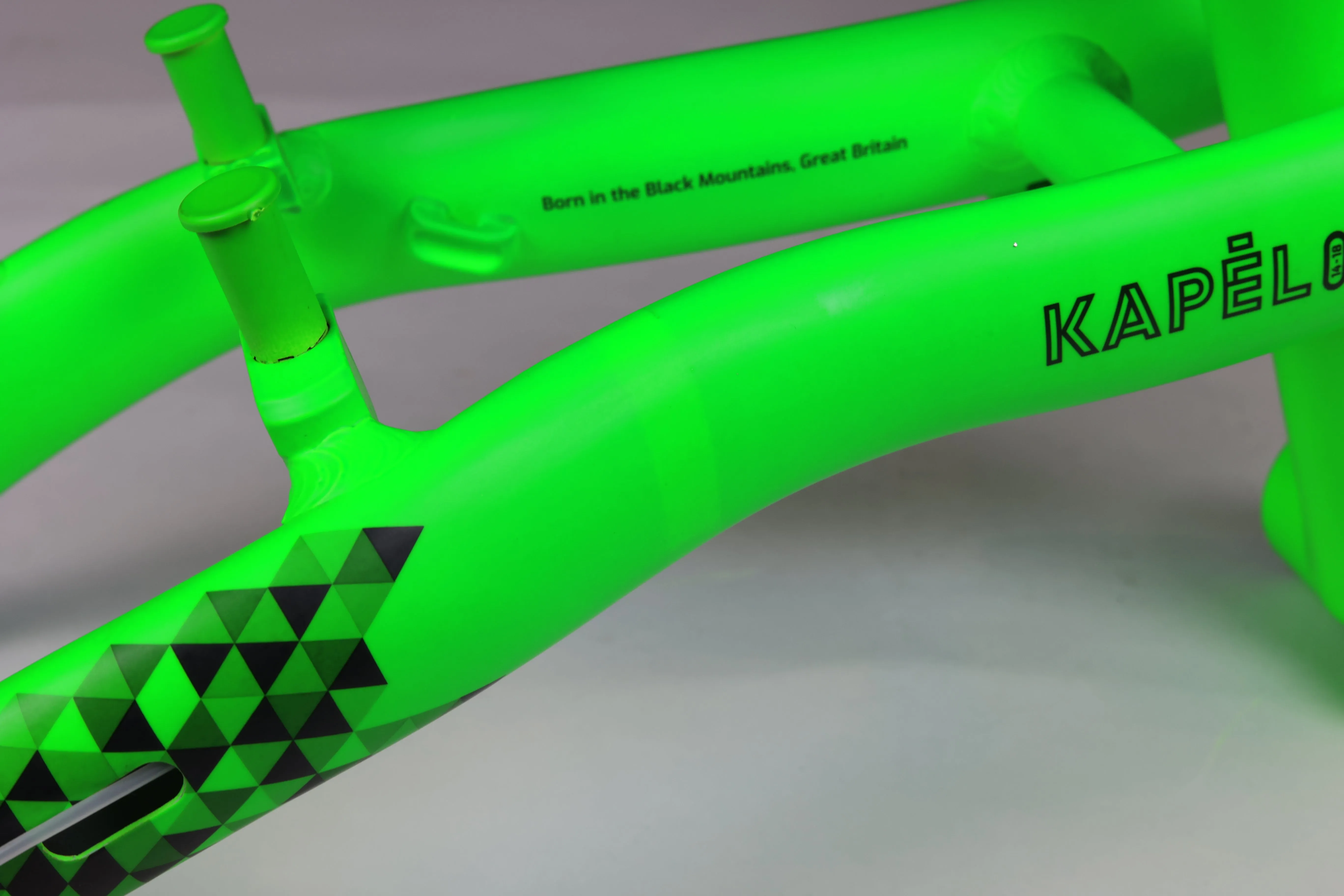 OUTLET KAPĒL 18" BIKE - NEON GREEN